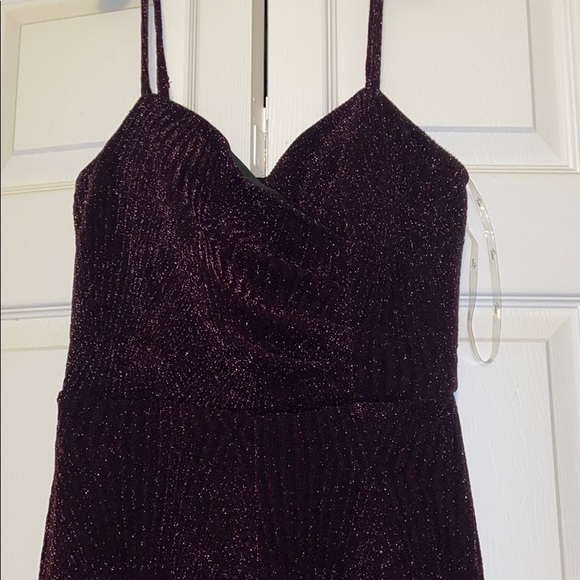 Beautiful sparkly burgundy jumpsuit - Picture 4 of 9